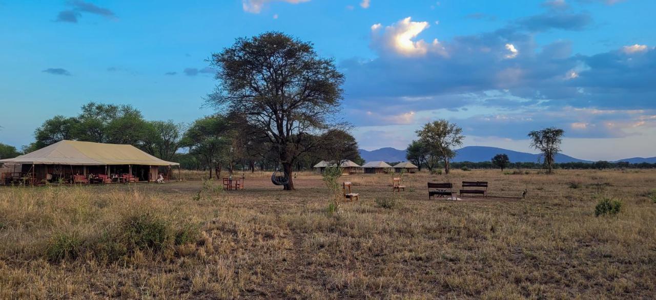 Zawadi Camp Hotel Serengeti Luaran gambar