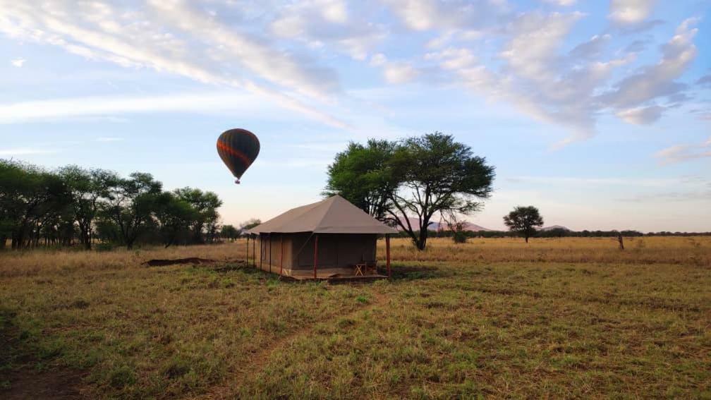 Zawadi Camp Hotel Serengeti Luaran gambar