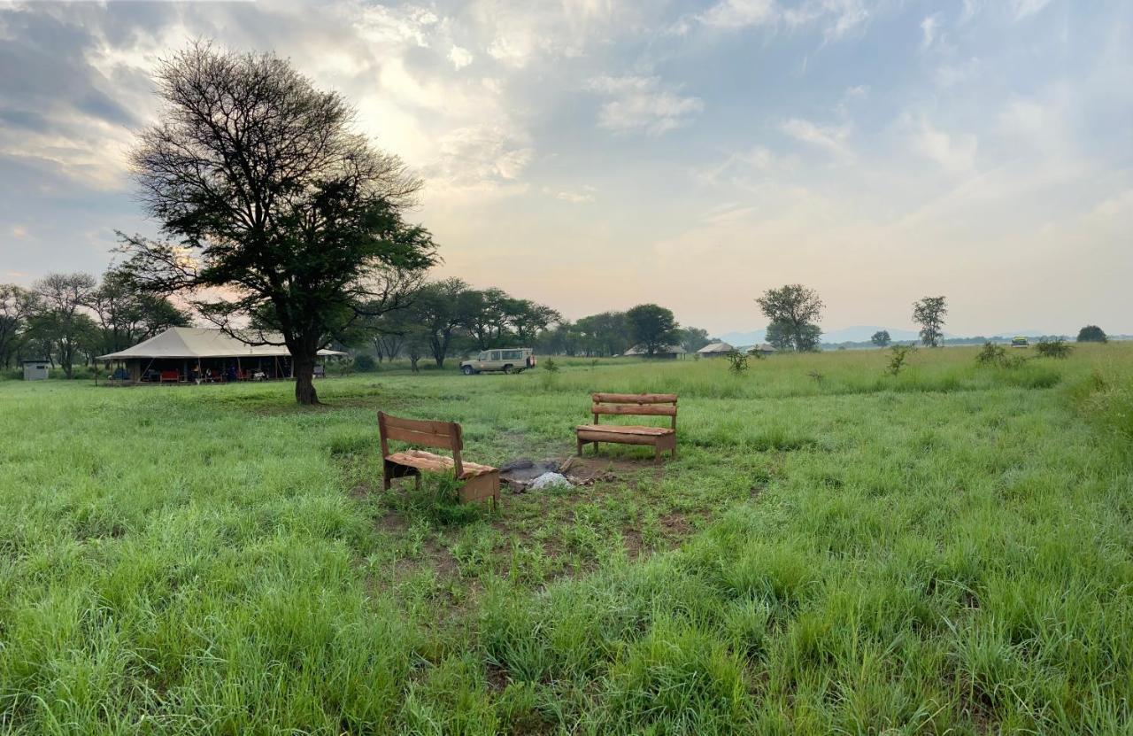 Zawadi Camp Hotel Serengeti Luaran gambar